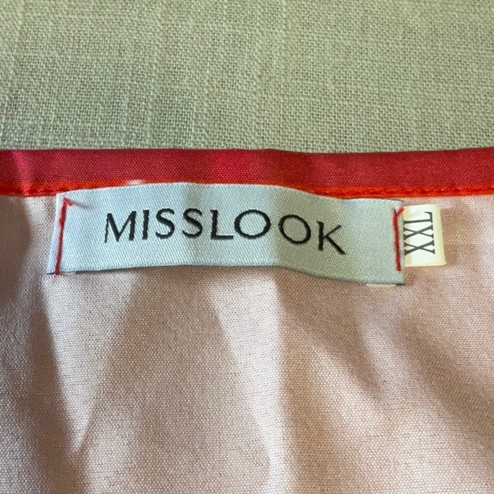 Miss Look - Picture 4 of 6